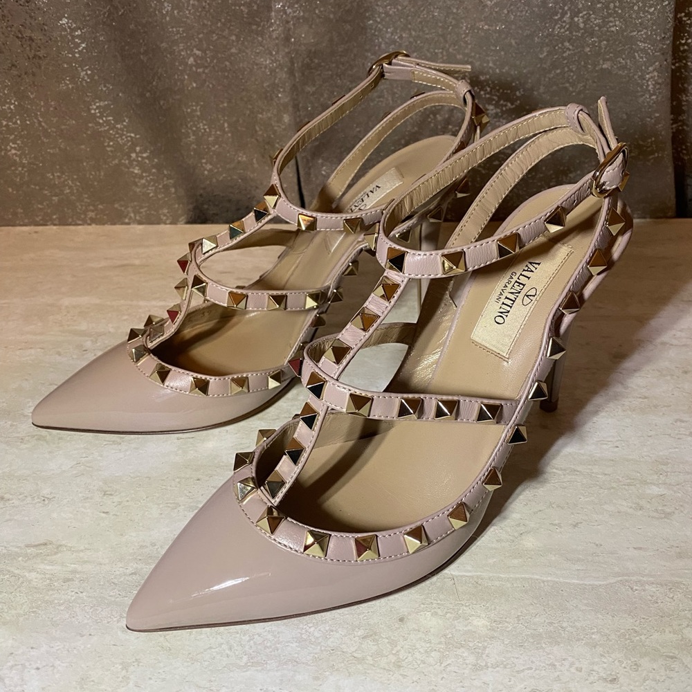 Blush Valentino Rockstud Patent Leather Heels - Picture 1 of 10